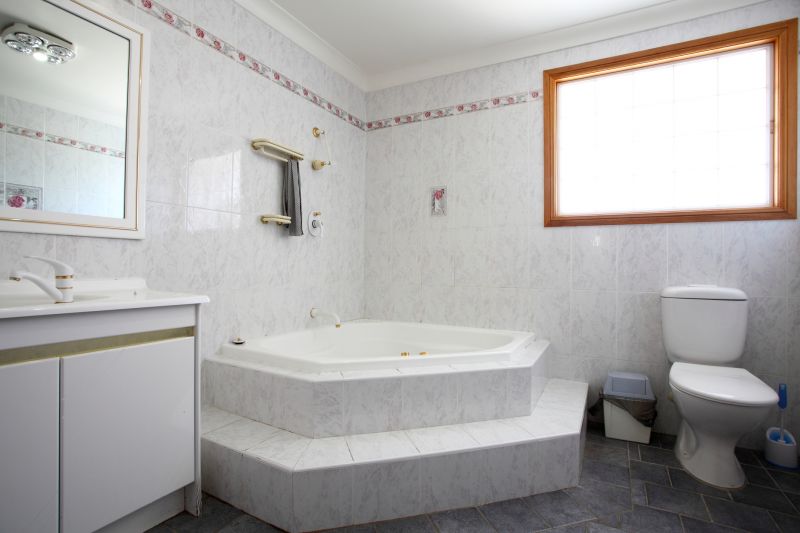 Top Bathtub Installation Companies in Poulsbo, WA